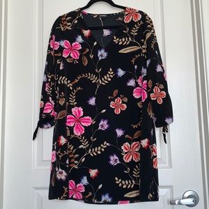 Floral EXPRESS Shift Dress with Tie-Sleeve Detail